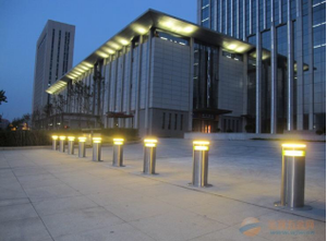 道路安全ボラード セキュリティポスト パイプ 反射材付き 全自動チューブ 電動ポスト 駐車場用ストリートボラード - Product Image 3