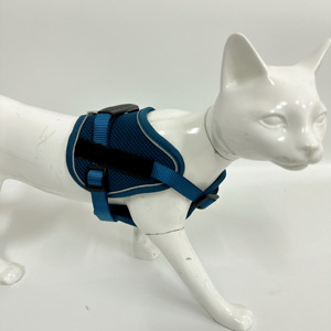 Arnés de Gato de Diseño Moderno y de Lujo, Arnés y Correa para Gatos para Paseos al Aire Libre - Product Image 3
