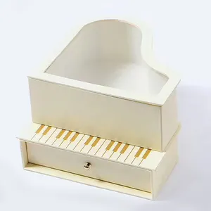 新しいファッションデザインユニークな美しいギフトローズパッキングハートスタイルピアノフラワーボックス