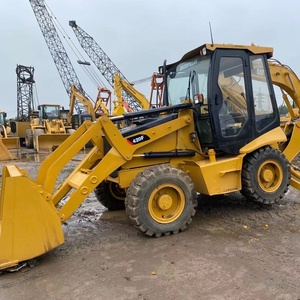 Chargeuse-pelleteuse CAT 420F 4x4 neuve, en excellent état de fonctionnement, pour travaux lourds et terrassement, à vendre - Product Image 1