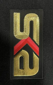 Étiquette métallique personnalisée pour vêtements, sacs et sacs à main, avec logo gravé ou en relief - Product Image 3