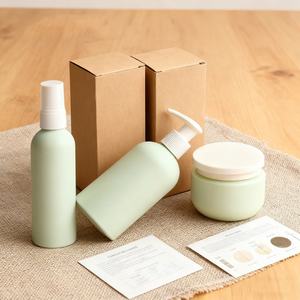 Bouteilles vides en plastique PET doré de luxe personnalisées pour les soins de la peau, les masques faciaux et les sérum, ensembles de contenants pour shampooing et après-shampooing - Product Image 3
