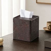Organisateur de bureau de luxe en cuir PU marron avec emplacement pour tablette et motifs floraux ornés pour un bureau professionnel bien rangé
