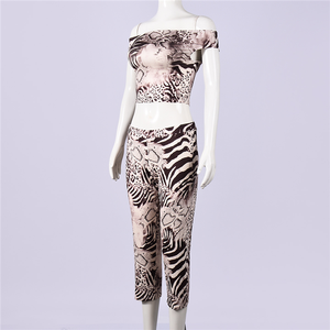 Completo coordinato due pezzi <span class=keywords><strong>sexy</strong></span> con stampa animalier: top a spalle scoperte e leggings, set estivo alla moda da <span class=keywords><strong>donna</strong></span> - Product Image 4