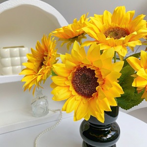 Bouquet de tournesols artificiels en soie Muyu Chronicles pour la décoration intérieure et les accessoires de photographie - Product Image 2