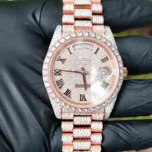 Montre de luxe pour homme en acier inoxydable et alliage, avec cadran en verre et mouvement à quartz, ornée de diamants en moissanite - Product Image 1