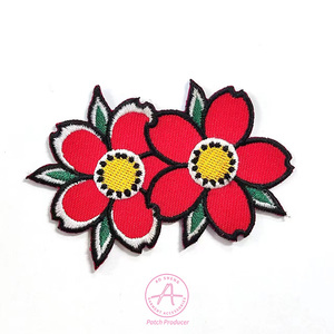 Écussons en tissu brodé personnalisé Insigne en tissu sergé pour uniformes d'éclaireuses avec décoration à repasser avec logo - Product Image 1