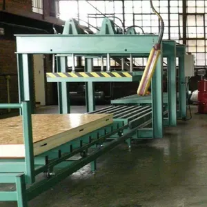 Continuous PU/PIR/EPS Foam Sandwich Panel Roof Production Line Pu Sandwich Panel Machine Production Line