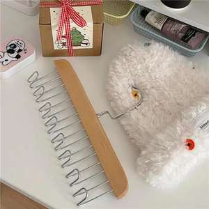 Cintres en bois pour sous-vêtements et vêtements avec crochets de rangement, ceintures, bandeaux, cravates, présentoirs, support de logo personnalisé - Product Image 4