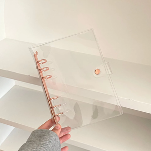 <span class=keywords><strong>Classeur</strong></span> à 6 anneaux de feuilles mobiles en PVC A6 à paillettes transparentes de grande taille avec pinces en métal colorées <span class=keywords><strong>classeur</strong></span> pour enveloppes d'argent - Product Image 1