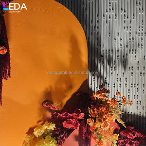 Panel de Fondo Acrílico LEDA con Arco de Rosas y Flores, Decoración para Bodas - Product Image 3