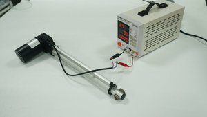 Actuador Lineal de Imán Permanente de CC con Escobillas de 2800 RPM y 6000N, 24V, IP43, con Control para Equipos Médicos y Geriátricos - Product Image 5