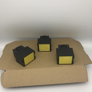 Accessoires de tête de <span class=keywords><strong>taser</strong></span> à cartouche de choc, promotionnels en gros, pour lancement, corps en plastique tactique, lumière jaune haute luminosité, Super X26 - Product Image 2
