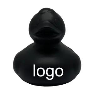 Pato preto em massa com logotipo personalizado, favorável ao ambiente e seguro, chuveiro de bebê e respingo de água, brinquedo de banho de pato de borracha