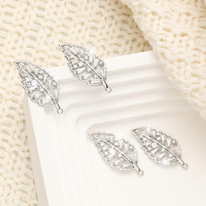 Bolsa de 14K de oro de alto color con incrustaciones de circón colgante de hoja hecho a mano DIY pulsera collar pendientes colgante moda venta directa de fábrica - Product Image 4