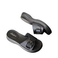 Nouvelles sandales d'été populaires pour femmes pour pantoufles sandales pour femmes sandales à semelles épaisses pour la plage de la mer en plein air