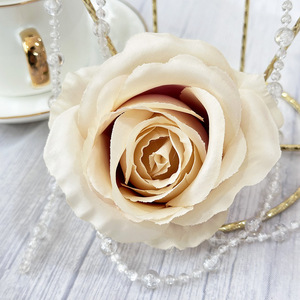 Têtes de <span class=keywords><strong>fleurs</strong></span> artificielles en gros pour décorations de mariage, Saint-Valentin et fournitures de décoration de fête DIY - Product Image 6