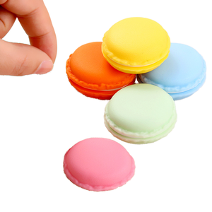 Boîte de rangement en plastique mini macaron couleur bonbon, étui à bijoux portable pour bagues, boucles d'oreilles, petits accessoires - Product Image 1