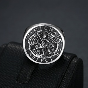 Bague Saint-Michel pour Homme, Bague Vintage avec Croix, Saint Michel l'Aigle Archange, Figurine Écrasant Satan, Bague Amulette, Bijoux Religieux - Product Image 3