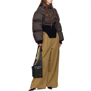 Chaqueta Acolchada de Nylon Tafetán con Relleno de Plumón Marrón para Mujer - Product Image 4