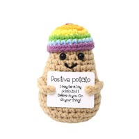 Gorro de Punto Hecho a Mano con Expresión Divertida de Patata Positiva, Colgante de Muñeca Adorable de Henan con Energía Positiva