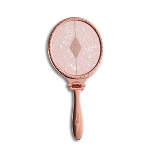 กระจกพกพาแบบพับได้ขนาดใหญ่พิเศษ ด้ามจับโลหะสีโรสโกลด์หรูหรา ยี่ห้อแบรนด์ดัง - Product Image 4