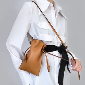 2024 retro taşınabilir moda lady messenger cep telefonu çantası yumuşak nedensel retro hakiki deri bayan mini crossbody çanta