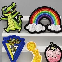 2 piezas de parches de fieltro luminiscentes con bordado 3D de hongo mágico, encaje, flor y corazón, con lentejuelas de color personalizado y reverso termoadhesivo de PVC para sombrero
