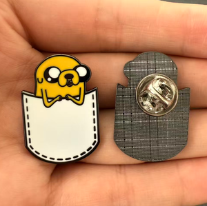 Pins Metálicos <span class=keywords><strong>de</strong></span> Dibujos Animados al por Mayor, Lindos Pins Esmaltados <span class=keywords><strong>de</strong></span> <span class=keywords><strong>Jake</strong></span> el Perro <span class=keywords><strong>de</strong></span> Adventure Time, Accesorios, Regalos y Souvenirs en Buen Stock - Product Image 2