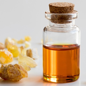 Huile de frankincense 100% pure naturelle de qualité supérieure, huile essentielle de frankincense pour l'aromathérapie et le massage corporel, fournie par l'usine - Product Image 2