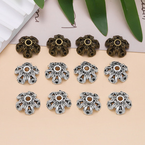 Cuentas espaciadoras de aleación de zinc con forma de flor pequeñas para hacer pulseras, mezcla de plata antigua y bronce, accesorio de joyería DIY - Product Image 4