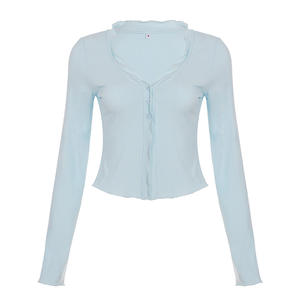 Camiseta de Punto Transpirable para Niñas, Estilo Dulce y Fresco, Manga Larga, Tres Botones, Dobladillo con Volantes, Color Sólido, Corte Regular - Product Image 6