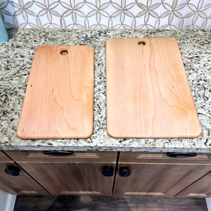 Planche à découper rectangulaire en bois d'acacia massif de qualité supérieure, durable, faite à la main, épaisseur 1,2 cm, compatible lave-vaisselle - Product Image 1
