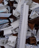 Déchets de profilés rigides en PVC (UPVC) pour fenêtres et portes, à recycler