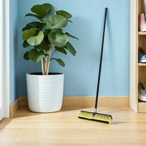 Balai en PP de 18 pouces de haute qualité pour nettoyer les sols en béton des entrepôts extérieurs, avec manche en plastique de 63 pouces de long - Product Image 6