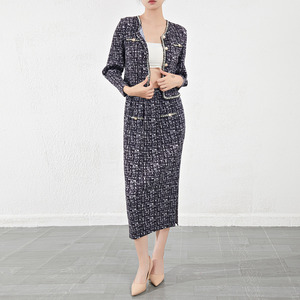 Traje Elegante Estilo Miyake para Mujer, Chaqueta Corta con Cuentas de Alta Gama, Falda Plisada a la Cadera, Conjunto de Dos Piezas Vintage con Botones - Product Image 3