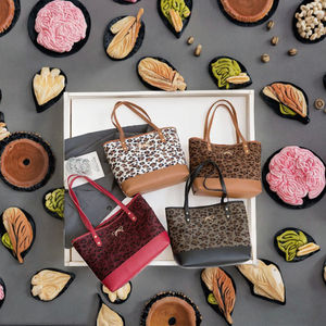 Sacs à bandoulière portables en PU pour femmes, nouvelle mode, style coréen, motif léopard, sacs seau à bandoulière avec pendentif en polyester, vente en gros - Product Image 3