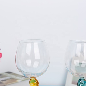 Bicchieri di vino <span class=keywords><strong>rosso</strong></span> a forma di calice a forma di <span class=keywords><strong>cactus</strong></span> nordico personalizzati all'ingrosso bicchieri di vino colorati creativi - Product Image 5