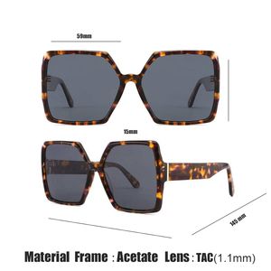 <span class=keywords><strong>Lunettes</strong></span> vente en gros nouveau logo personnalisé <span class=keywords><strong>lunettes</strong></span> <span class=keywords><strong>de</strong></span> <span class=keywords><strong>soleil</strong></span> mode femmes <span class=keywords><strong>lunettes</strong></span> <span class=keywords><strong>de</strong></span> <span class=keywords><strong>soleil</strong></span> carrées rétro <span class=keywords><strong>pas</strong></span> <span class=keywords><strong>cher</strong></span> surdimensionné <span class=keywords><strong>lunettes</strong></span> <span class=keywords><strong>de</strong></span> <span class=keywords><strong>soleil</strong></span> <span class=keywords><strong>de</strong></span> luxe. - Product Image 2