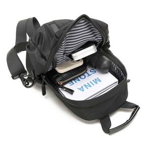 Bolso Bandolera Unisex Azul Marino de Nailon con Cierre de Cremallera, Impermeable, para Viajes, para Hombres y Mujeres, Uso en Todas las Estaciones - Product Image 4