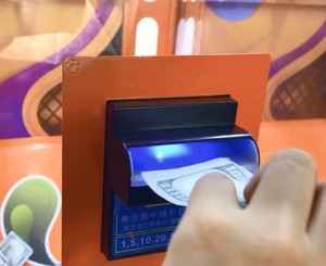Máquina de Juego Arcade de Atrapar Dinero, Altamente Rentable, con Aceptador de Billetes y Monedas para Interiores - Product Image 6