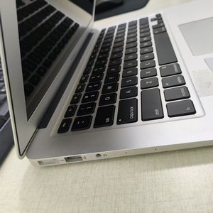 Utilisé pour APP-LE <span class=keywords><strong>MAC</strong></span>-BOOK A-IR <span class=keywords><strong>2013</strong></span> I5 4ème génération 8 Go de RAM 120 Go de SSD Haute Qualité - Product Image 3