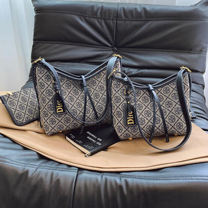 กระเป๋าโท้ทวัสดุ PU คุณภาพสูง กระเป๋าถือสุดหรูในสไตล์ทันสมัย นักออกแบบแบรนด์ - Product Image 6