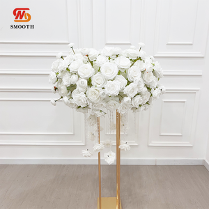 Arreglo Floral de Rosas Blancas Hechas a Mano para Eventos y Fiestas LEDA, Bola de Flores de Gran Diámetro para Bodas - Product Image 3