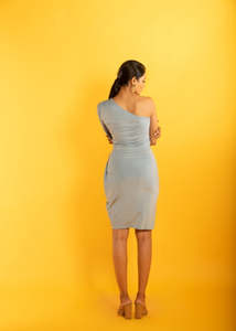 Vestido Casual de un Hombro en Azul Hielo para Mujer con Silueta Elegante, Tela Ligera y Ajuste Cómodo - Product Image 3