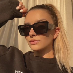 Nouvelles Lunettes <span class=keywords><strong>de</strong></span> <span class=keywords><strong>Soleil</strong></span> Carrées à Monture Large Tendance Rétro pour Femme, Personnalisées, Style Ins, Couleurs Gélifiées, Vente en Gros - Product Image 2