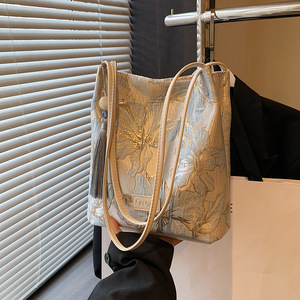 Nouveaux sacs à bandoulière décontractés de grande capacité de style chinois 2026, sacs à main pour femmes, broderie en soie, sacs sous le bras - Product Image 4