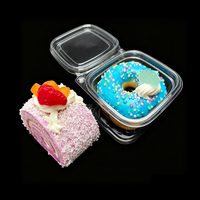 Boîte en plastique rectangulaire à charnière de qualité alimentaire en PET avec couvercle transparent pour l'emballage de gâteaux, desserts, salades, sandwichs
