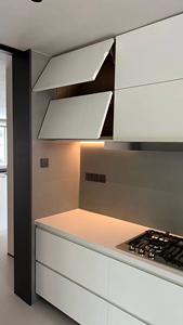 Meuble de cuisine de luxe en bois massif de style moderne personnalisé avec rangement à tiroirs pour sublimer l'esthétique de la cuisine - Product Image 3