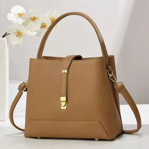 Bolso Tote con Correa Cruzada Desmontable y Detalle Metálico, Bolso de Mano Elegante de Gran Capacidad para Uso Diario - Product Image 2